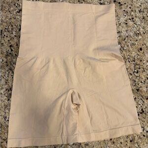 Yummie by heather Thomson High-Waisted Shapewear Shorts size XL